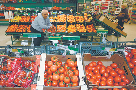 在养老金与工资增长的背景下，消费者信心持续下滑